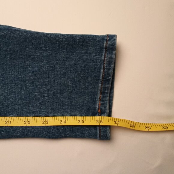 Levi's Boyfriend Jeans Size 30/10 Mid Rise Slim Leg Medium Wash Distrressed - Picture 8 of 9